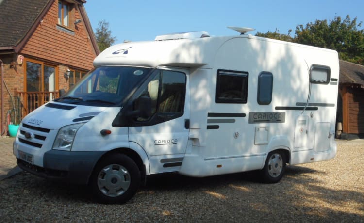 EASY 8 MOTORHOME VERHUUR GEWOON OPKOMEN EN GAAN