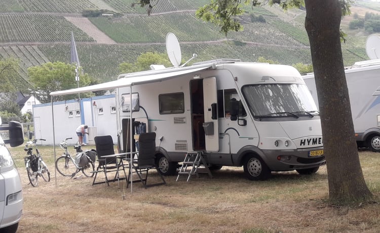 Beautiful 3-person Hymer