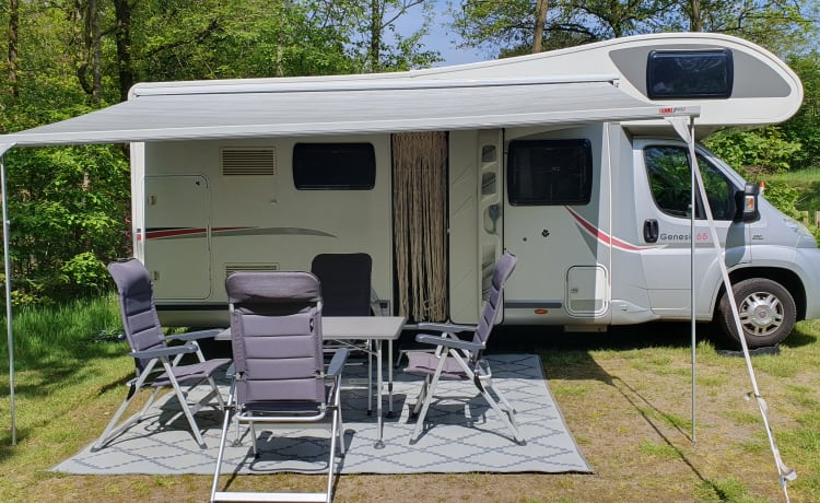 Lucky – Camping-car spacieux et complet (7p-2012-euro5)