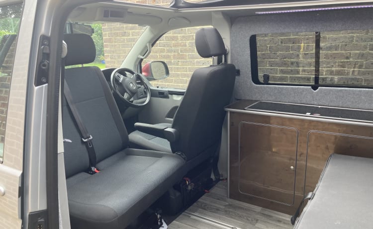 Van de maison  – VW T5 6 Sitze 4 Schlafplätze plus 2 im Vorzelt