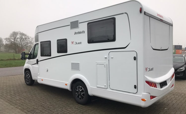 Just T6812 – Dethleffs motorhome for 2 persons