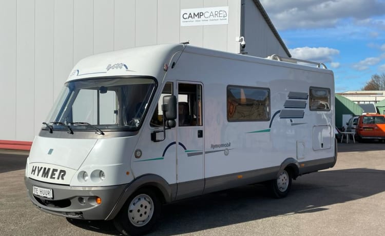 Trein – Very spacious, family-friendly Hymer B644 (Train) camper