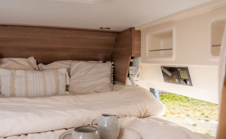 Dreamer Lounge – Comfort and cosiness on four wheels with the Dreamer Living Van