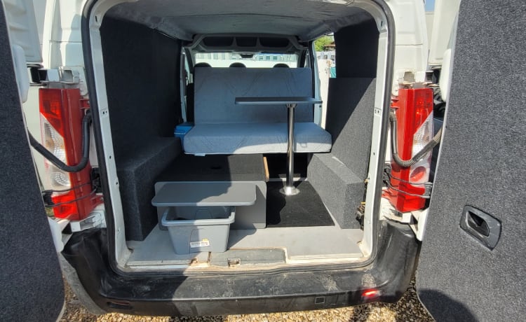 BIGYIN 3 – 3  berth Peugeot Expert campervan 