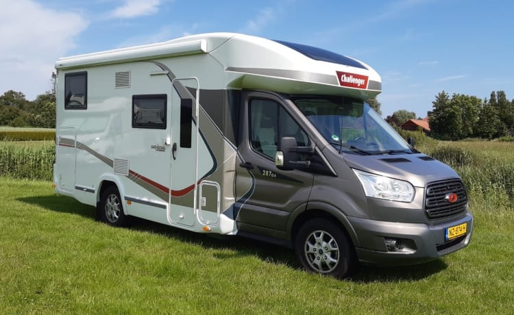 Challenger – Schöner komfortabler Camper 170 PS (2-4 Personen)