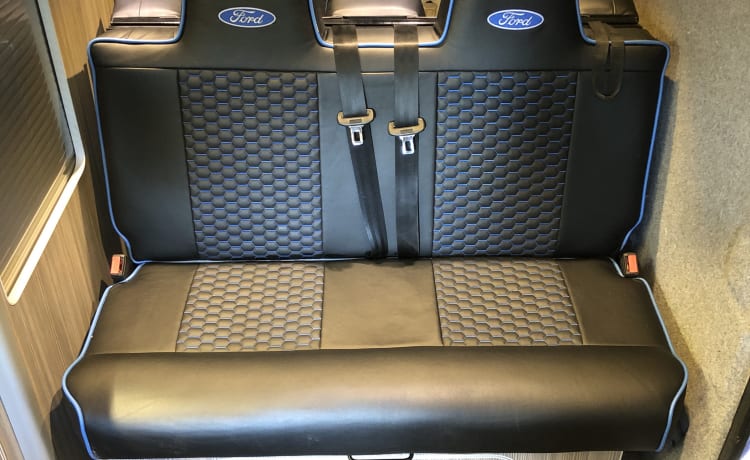 Sigma – Ford Transit Wohnmobil mit 2 Schlafplätzen