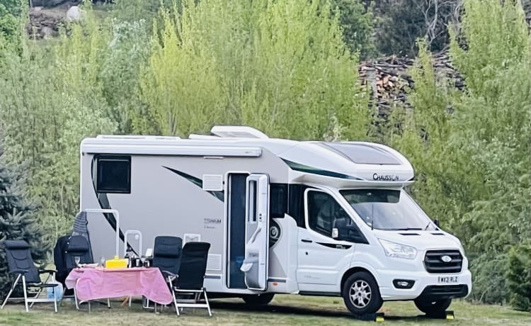 Classy – 2021 LUSSO Chausson Titanium Premium 777GA