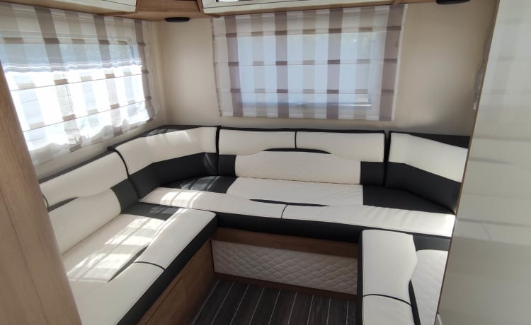 Modern 22 reg Roller Team Auto Roller 747, 6  Birth Luxury Motorhome