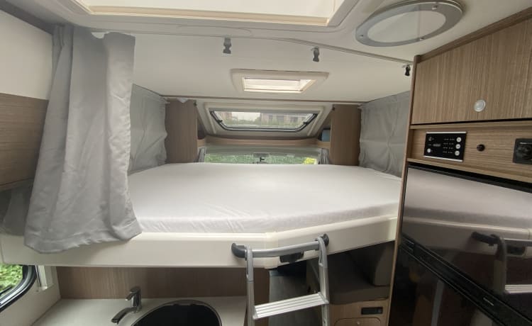 4P Luxury Carado Camper fully equipped