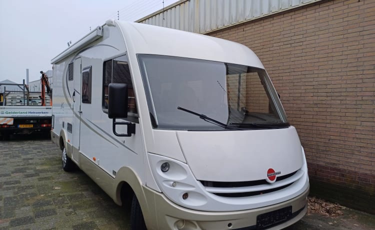 4p Bürstner integraal camper uit 2009