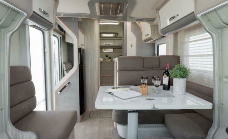 Dream on wheels –  ELNAGH  T LOFT 530 Happy Camper