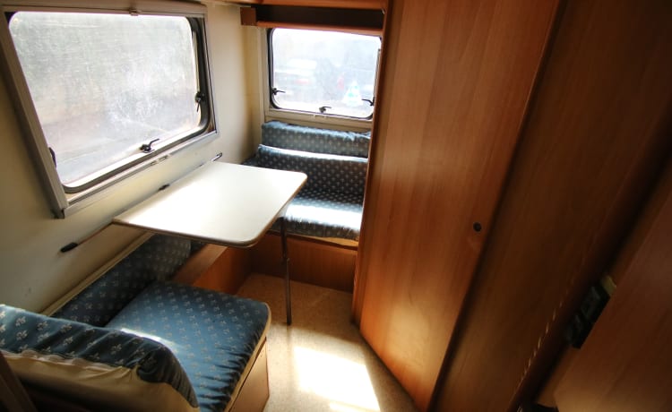 Ducato 6 seats 5 sleeps, with separate room and separate shower