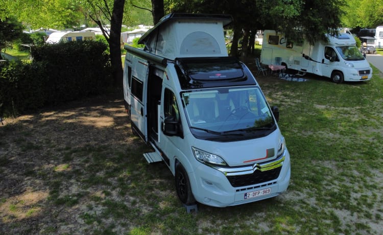 Tout nouveau camping-car de luxe à louer