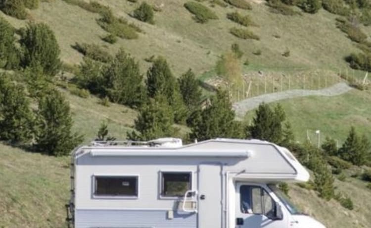 Bright – ''Experience adventures without borders'' with our 4 person Camper!