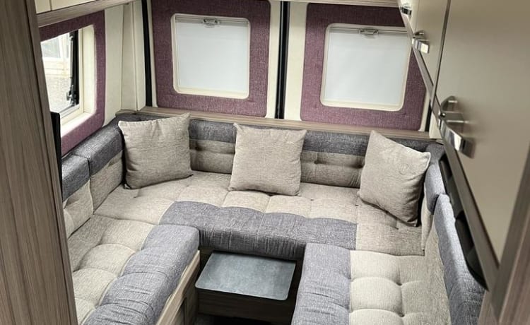 Abbey – Luxe camper met 2 slaapplaatsen