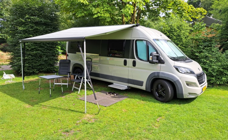 Bestie de Boxer – Compacte praktische en stoere buscamper (Peugeot Boxer Van Tourer 2017)