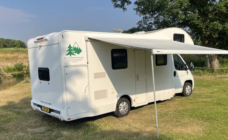 Fully comp insurance included in the price – 7 berth Rimor seal 9 2018