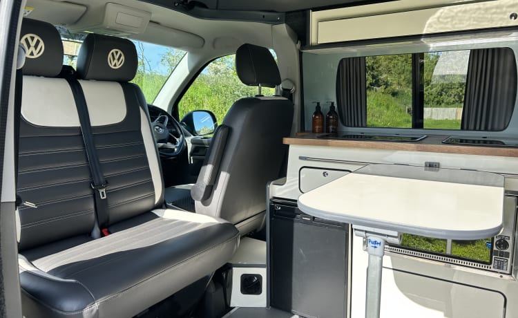 VW T6.1 Wohnmobil mit 4 Schlafplätzen 