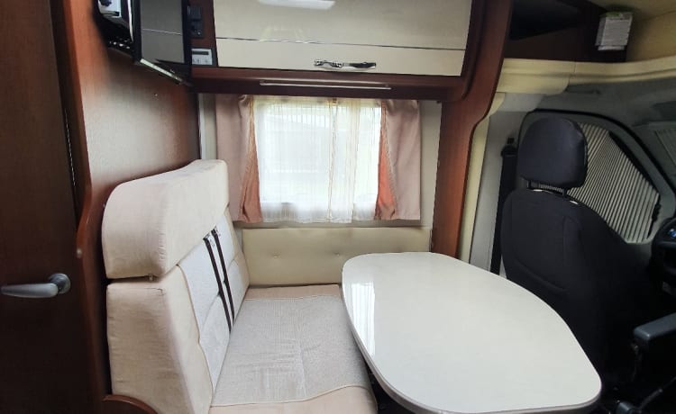 Camper de Luxe – ⭐Luxe en compleet! met enkele lengtebedden ⭐