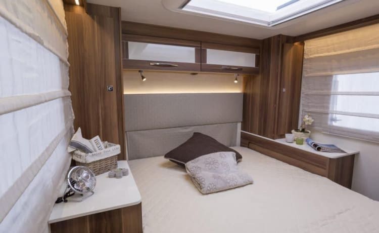 Mr T – LUXURY MOTORHOME 