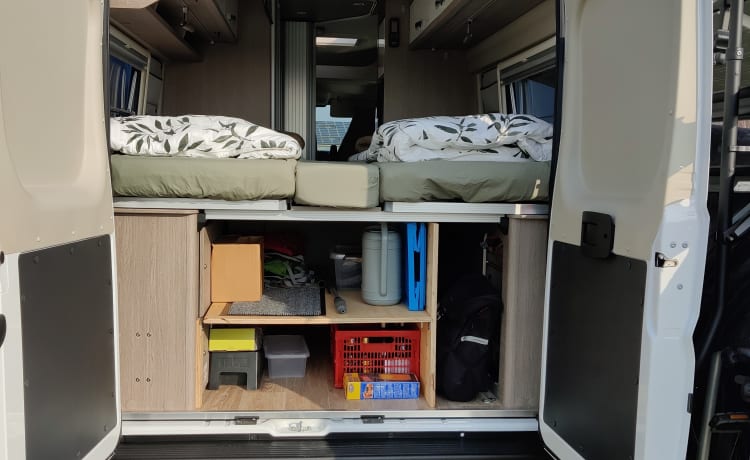 Luxury Pössl bus camper 640 with length beds