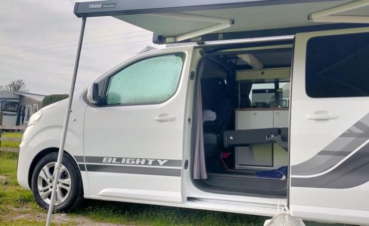 Blighty – Nieuwe Pop Top Campervan 4 Slaapplaatsen