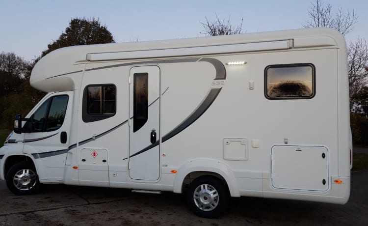 Albatross Mac – Haustierfreundlicher Autotrail Apache 2014 mit 4 Schlafplätzen