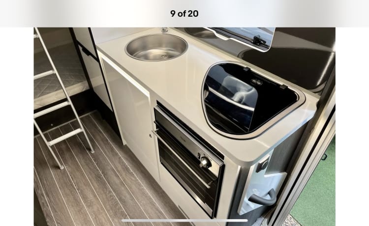 Roller Team – 6 berth Roller Team alcove from 2022