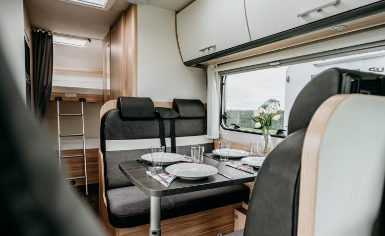 H2 – FIAT SUNLIGHT A68 -  Sleeps 6, Perfect for the whole family