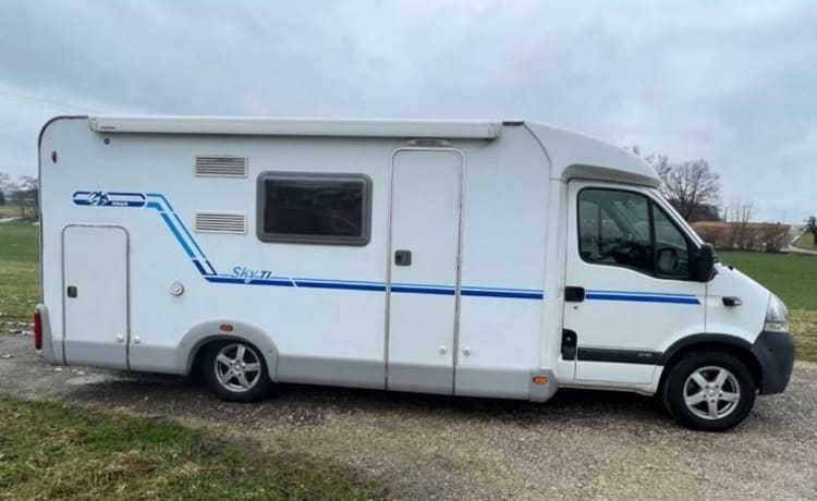 Roadrunner – Mooie en zeer goed onderhouden camper met veel ruimte