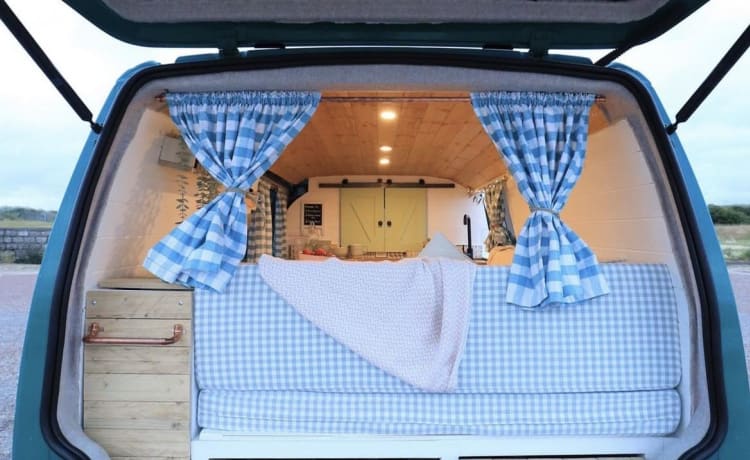 Julie – Julie, der handgefertigte T4 Campervan