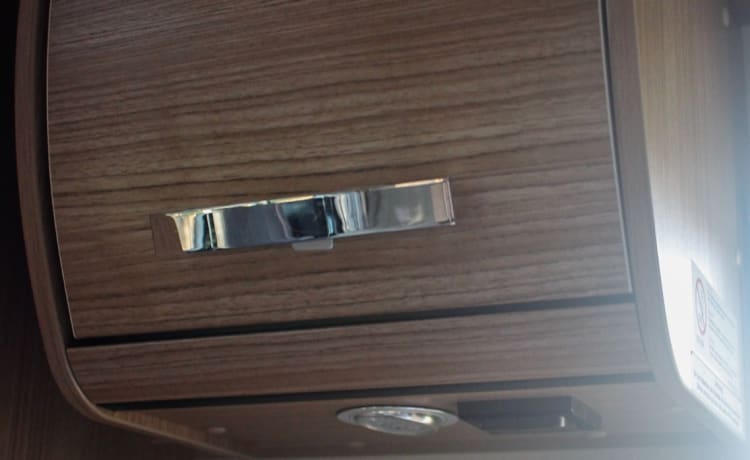 Droomcamper – Luxe&Nieuwe Camper Carado T449(Hymer) met Queensbed