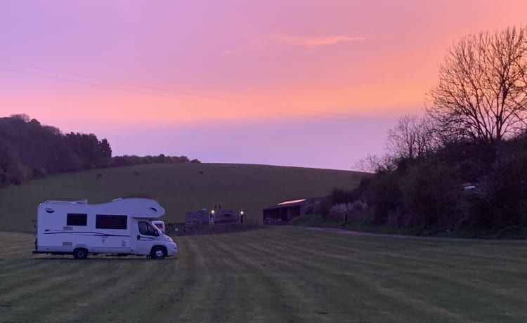 Tony – Your ultimate adventure awaits in our cosy 5-berth motorhome!