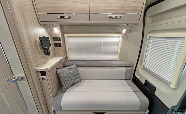 Betty George – Camping-car automatique Elddis 4 couchettes 2024