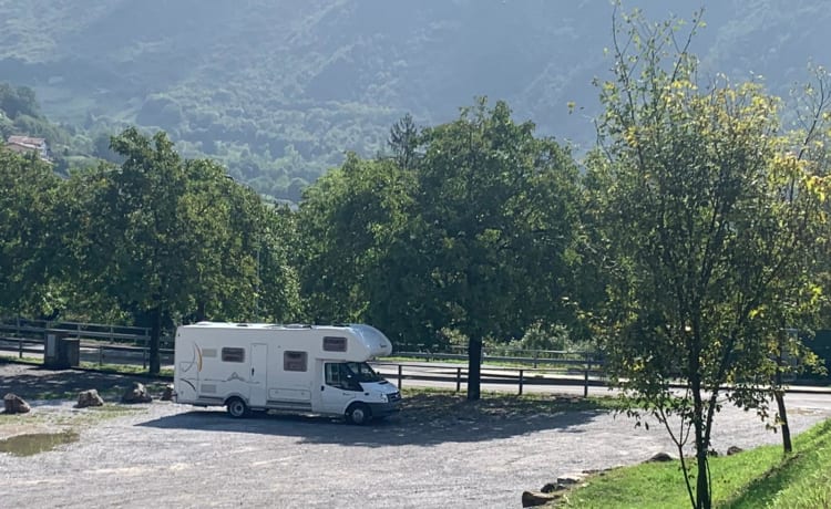 Ampio bagno e tenda da sole