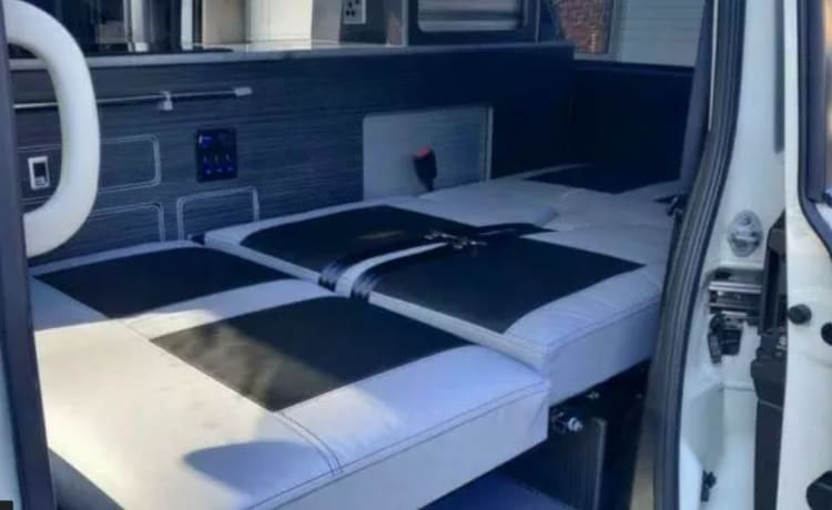 Hybrid Campervan 1-2 Berth, 4 Seater