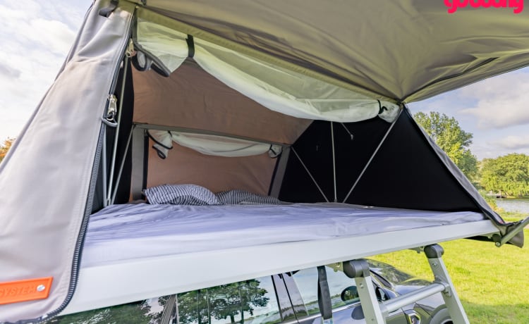 Camperman – Op avontuur met de Camperman: Mini Countryman met luxe daktent