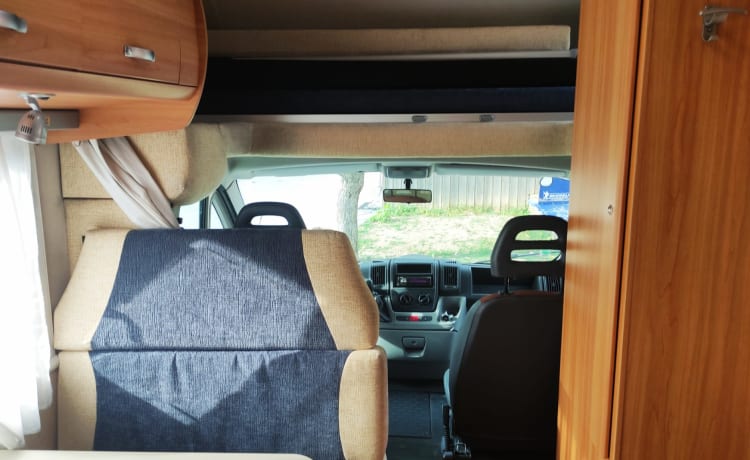 Camper familiare con 6 posti letto