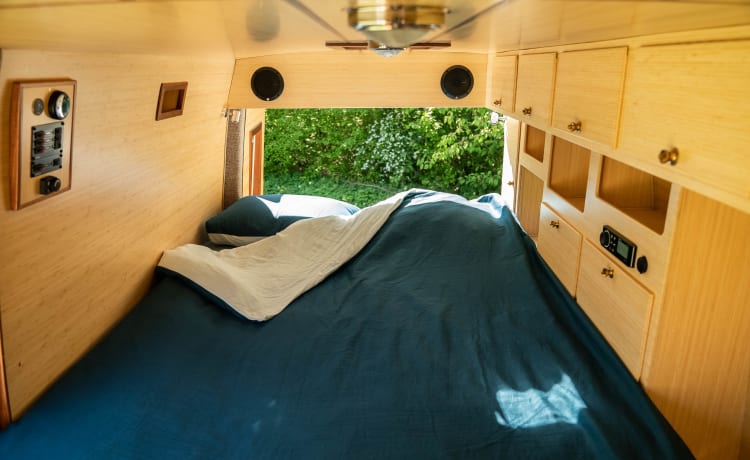 Bamboo Sprinter with Lovely Bed and Outdoor Shower!