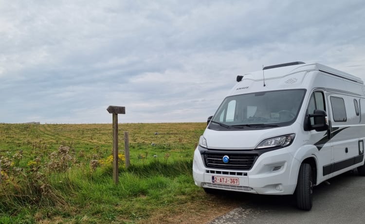 Globus – Camping-car bien équipé et confortable avec une vue unique