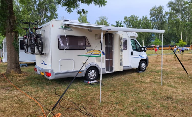 4p Chausson semi-intégré de 2009