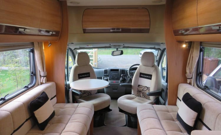 Wilma – Go OUT OUT in Wilma, 2 Seat belt, 4 berth Other semi-integrated from 2011