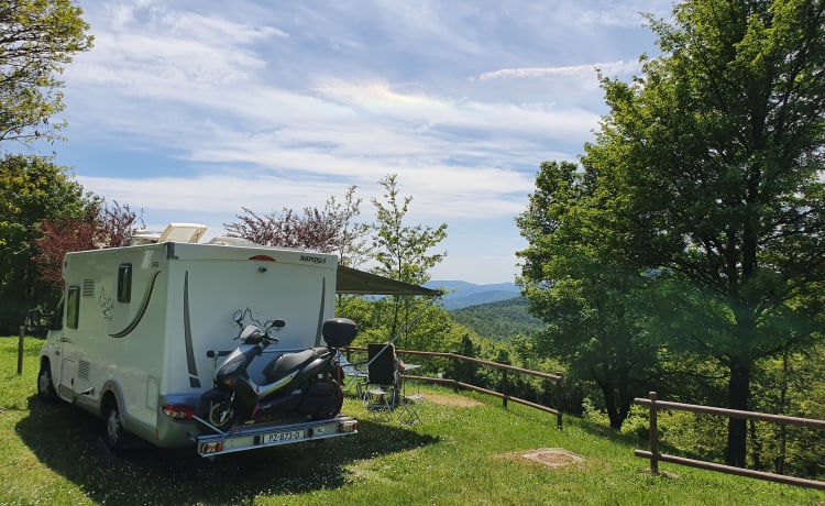 Bellissimo camper di lusso e compatto (6,40 metri) con tutto ciò che desideri...