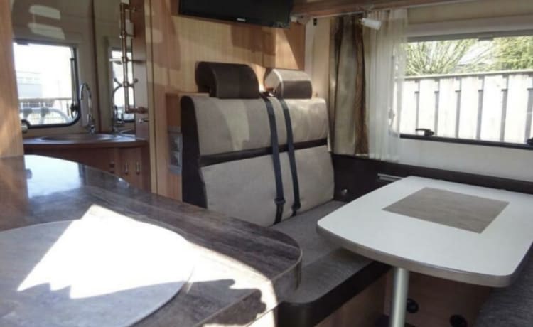 Mijn geweldige compacte Knaus camper – 3p Knaus Alcove de 2013 camping-car compact