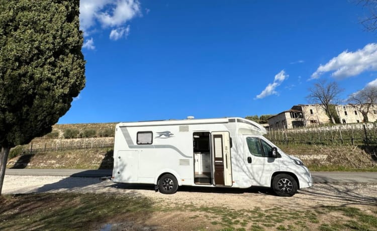 Superb super-equipped Camper