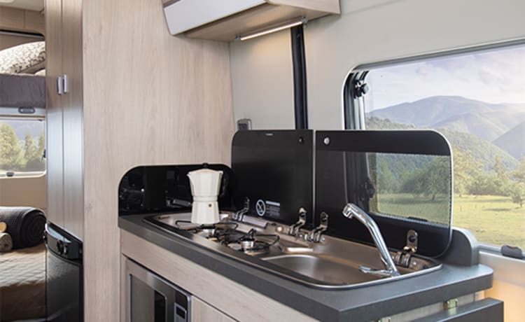 Boris – Luxury Modern 4 Berth Roller Team Campervan 2023