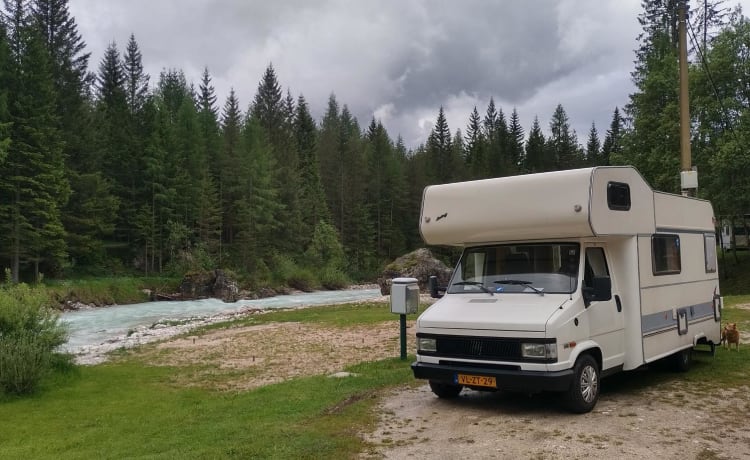 Camping-car nostalgique avec assurance