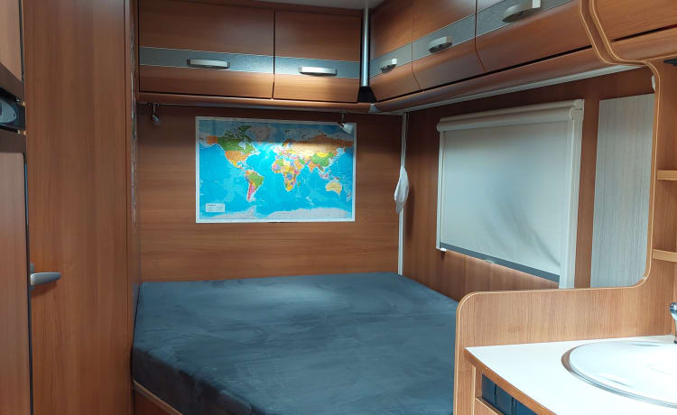 Cozy – Free as a bird traveling with a 4 pers. Eriba Hymer motorhome from 2012