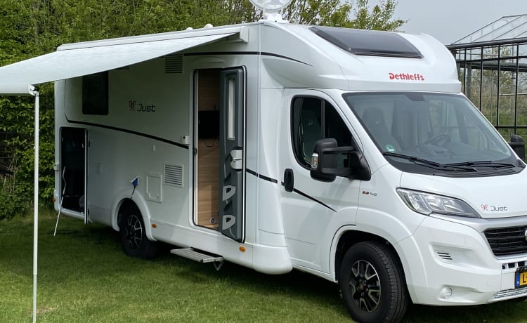 mijn camper – beau camping-car de 2021 avec système de niveaux