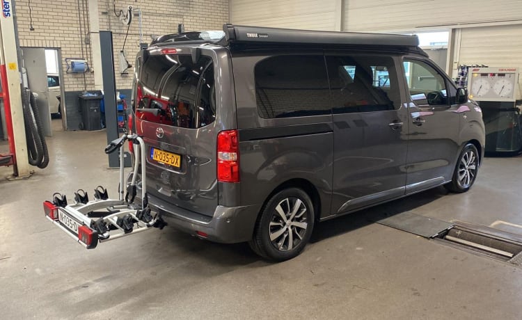 Crosscamp – 4p Toyota campervan from 2021